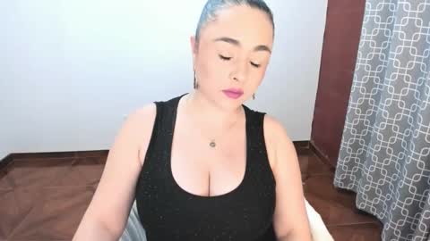 Snapshot of luscious86 chatting on 03.01.26 PAULINA online show from 03.01.26