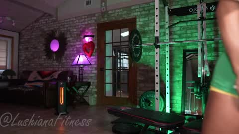 SHOWS ALL MONDAY WEDNESDAYFRIDAYSATURDAY  IN THE MORNING online show from 03.23.26