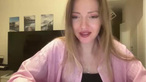 Snapshot of lusiluv chatting on 10.11.25 lusiluv online show from 10.11.25