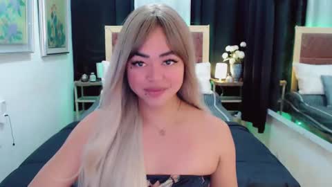 Snapshot of lustfuloffendertrina chatting on 12.27.24 Trina online show from 12.27.24