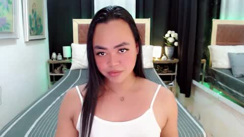 Snapshot of lustfuloffendertrina chatting on 01.18.25 Trina online show from 01.18.25