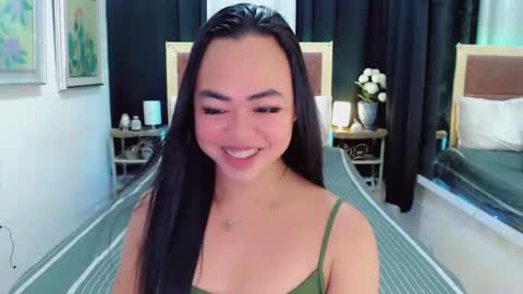 Snapshot of lustfuloffendertrina chatting on 01.22.25 Trina online show from 01.22.25