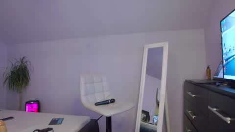 Snapshot of lustfulsin_ chatting on 10.28.25 Deea And Chris online show from 10.28.25