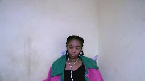 lutchia online show from 09.15.25