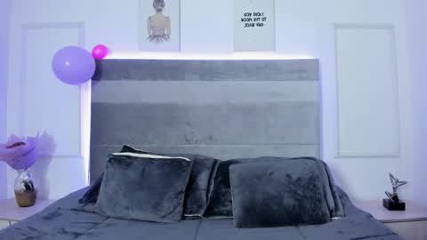 Snapshot of luu_angel chatting on 10.24.25 luu_angel online show from 10.24.25