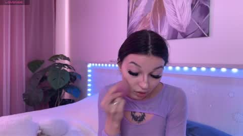 Snapshot of luvlyveronica chatting on 05.24.26 Veronica online show from 05.24.26