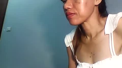 Bee Bee online show from 12.16.25