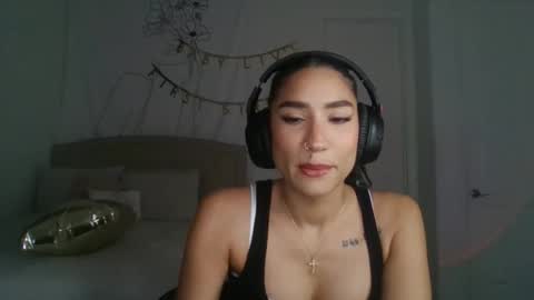 Liv 3 online show from 11.14.25