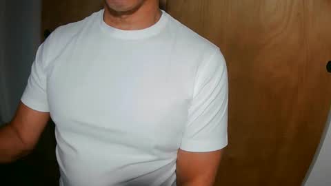 Snapshot of luvzjerkingoff chatting on 12.19.24 luvzjerkingoff online show from 12.19.24