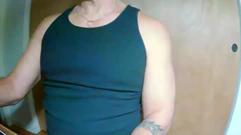 Snapshot of luvzjerkingoff chatting on 01.15.25 luvzjerkingoff online show from 01.15.25