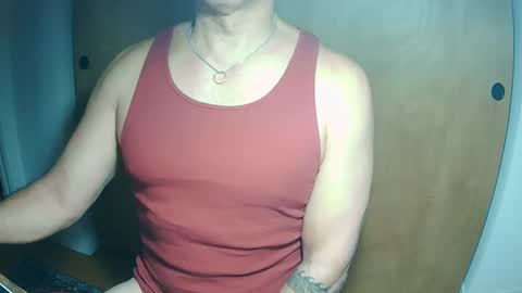 Snapshot of luvzjerkingoff chatting on 01.28.25 luvzjerkingoff online show from 01.28.25