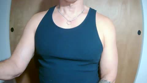 Snapshot of luvzjerkingoff chatting on 02.28.25 luvzjerkingoff online show from 02.28.25