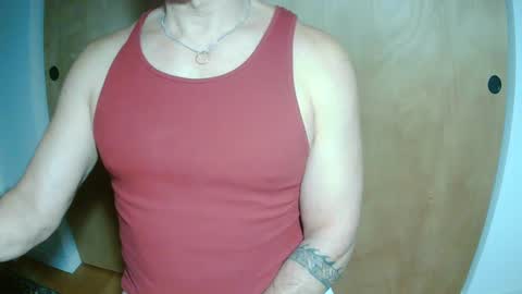 Snapshot of luvzjerkingoff chatting on 03.10.25 luvzjerkingoff online show from 03.10.25