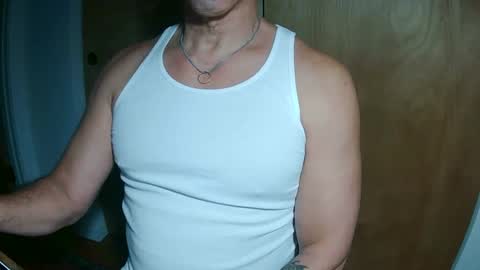 Snapshot of luvzjerkingoff chatting on 03.11.25 luvzjerkingoff online show from 03.11.25