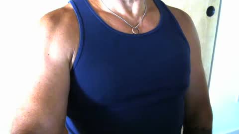 Snapshot of luvzjerkingoff chatting on 10.14.25 luvzjerkingoff online show from 10.14.25