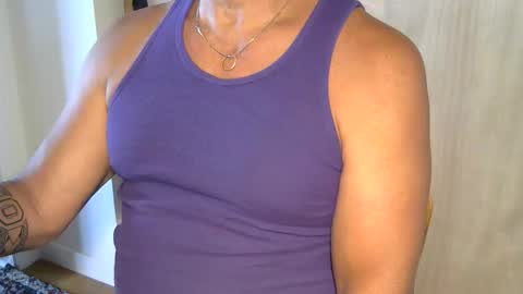 Snapshot of luvzjerkingoff chatting on 10.20.25 luvzjerkingoff online show from 10.20.25