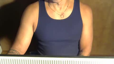 Snapshot of luvzjerkingoff chatting on 11.04.25 luvzjerkingoff online show from 11.04.25