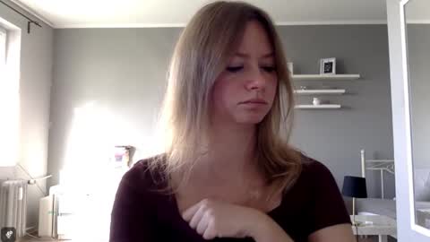 Snapshot of lux_millie chatting on 09.16.25 Millie online show from 09.16.25