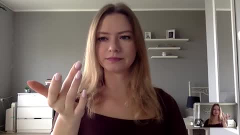 Snapshot of lux_millie chatting on 09.27.25 Millie online show from 09.27.25