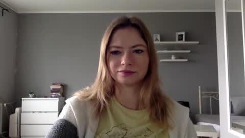 Snapshot of lux_millie chatting on 09.30.25 Millie online show from 09.30.25