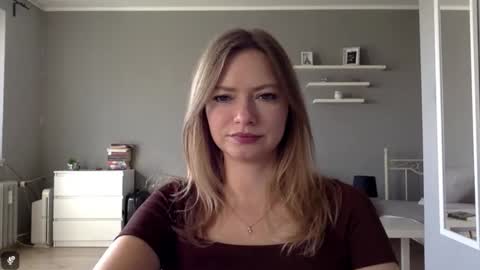 Snapshot of lux_millie chatting on 10.03.25 Millie online show from 10.03.25