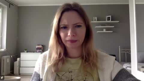 Snapshot of lux_millie chatting on 10.07.25 Millie online show from 10.07.25