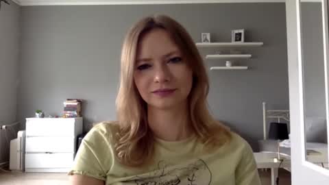 Snapshot of lux_millie chatting on 10.11.25 Millie online show from 10.11.25