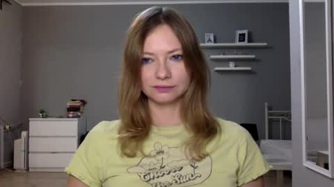 Snapshot of lux_millie chatting on 10.23.25 Millie online show from 10.23.25