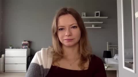 Snapshot of lux_millie chatting on 10.24.25 Millie online show from 10.24.25