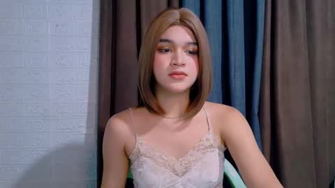 Snapshot of lux_white chatting on 02.12.26 queen lux online show from 02.12.26