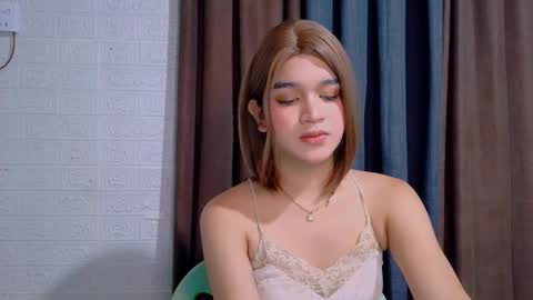 Snapshot of lux_white chatting on 02.12.26 queen lux online show from 02.12.26