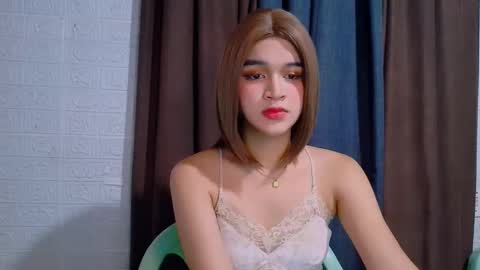 Snapshot of lux_white chatting on 02.23.26 queen lux online show from 02.23.26