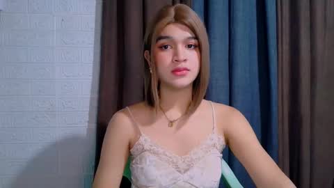 Snapshot of lux_white chatting on 03.10.26 queen lux online show from 03.10.26