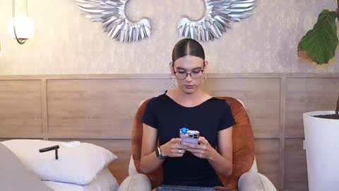 Luxa  online show from 03.04.26