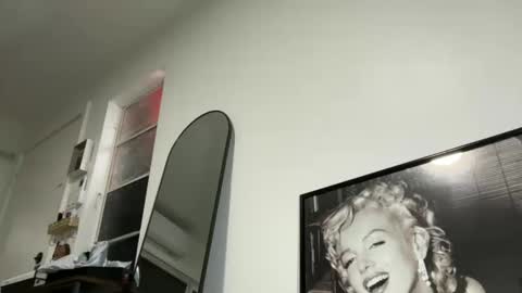 Snapshot of luxcher22 chatting on 02.11.26 luxcher22 online show from 02.11.26