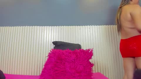 Snapshot of luxemilf chatting on 09.19.25 Luxe3 online show from 09.19.25