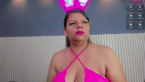 Snapshot of luxemilf chatting on 10.18.25 Luxe3 online show from 10.18.25