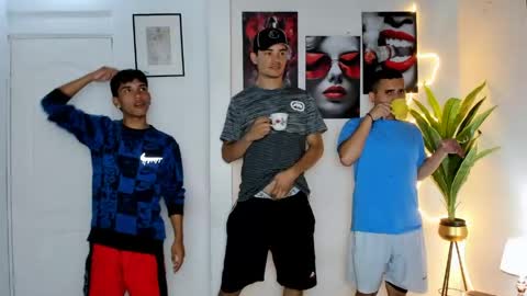 Snapshot of luxhousexx chatting on 04.15.26 Jackson and Matt online show from 04.15.26