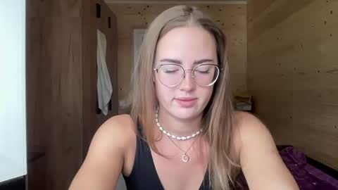 Snapshot of luxie_queen chatting on 07.03.26 Katie online show from 07.03.26