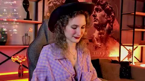 Snapshot of luxrayi chatting on 09.26.25 Ray online show from 09.26.25