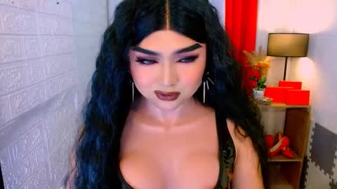 Snapshot of luxsasha chatting on 02.10.26 Sasha Blaire online show from 02.10.26