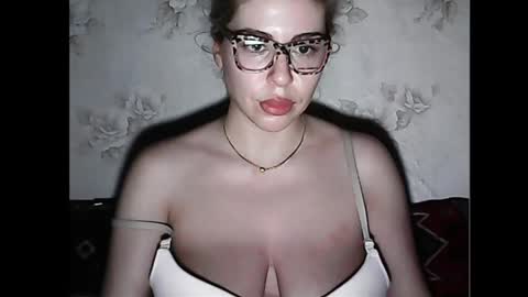 Snapshot of luxsonyastar chatting on 01.16.25 LuxSonyaStar online show from 01.16.25