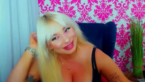 Luxuriaa online show from 12.06.24