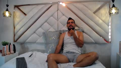 Lesly And Arnold online show from 01.25.25