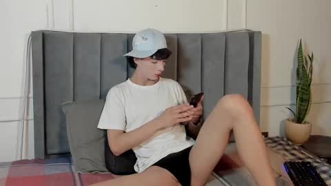 Snapshot of luxuryheaven chatting on 10.15.25 Tommy and Polly online show from 10.15.25