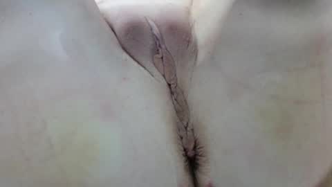 Snapshot of luxurylips chatting on 09.12.25 Lux for your fun online show from 09.12.25