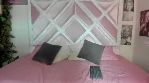 Lux online show from 04.23.26