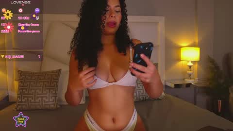 Snapshot of luxylux_ chatting on 05.27.26 Luxy Lux online show from 05.27.26