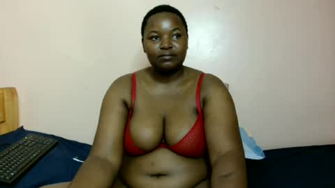 Snapshot of luzremi chatting on 06.15.26 luzremi online show from 06.15.26