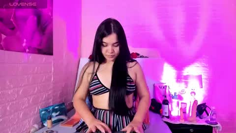 Snapshot of lyaa_collins_ chatting on 09.14.25 Lya online show from 09.14.25